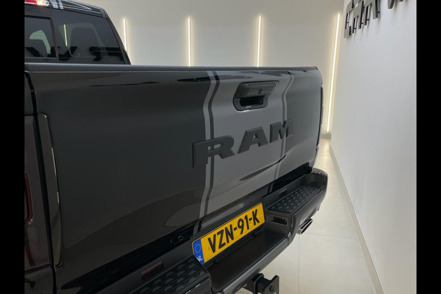 Dodge Ram Pick Up BJ2024 5.7 V8 4x4 Laramie Night Limited Pack 22inch / PANO / LPG / NL-AUTO