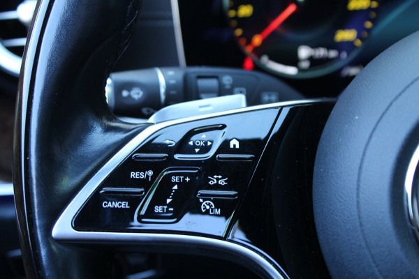 Mercedes-Benz E-Klasse Estate 300 e 320pk AMG Line AUTOMAAT PHEV SoH 99% Burmester Panoramadak