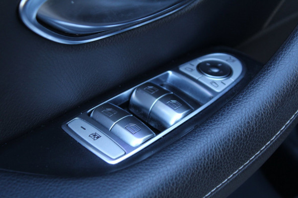 Mercedes-Benz E-Klasse Estate 300 e 320pk AMG Line AUTOMAAT PHEV SoH 99% Burmester Panoramadak