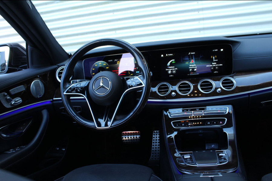 Mercedes-Benz E-Klasse Estate 300 e 320pk AMG Line AUTOMAAT PHEV SoH 99% Burmester Panoramadak