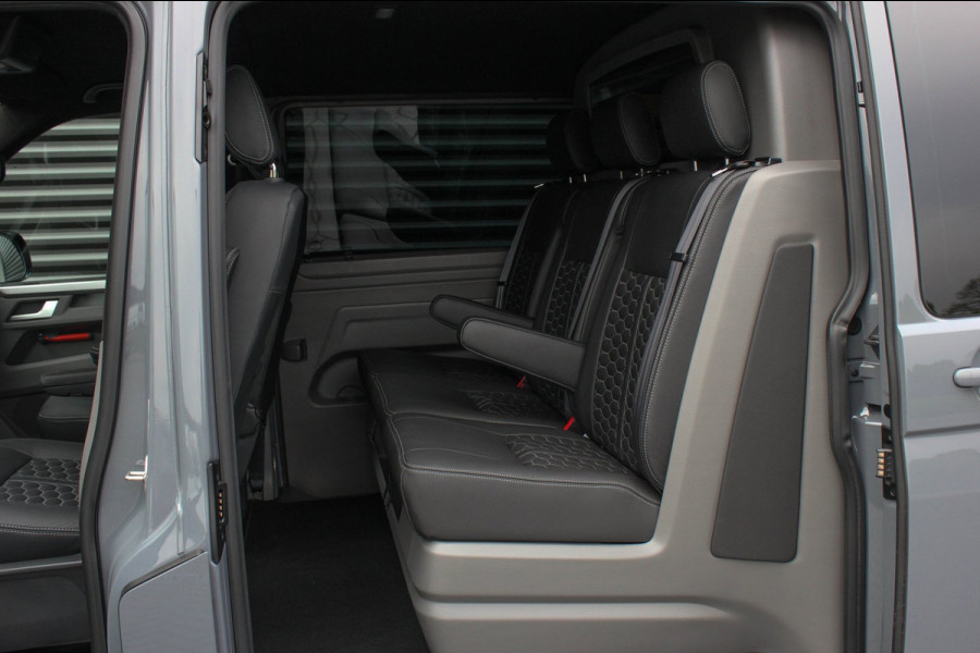 Volkswagen Transporter 2.0 TDI L2H1 BULLI 204PK DC DUBBEL CABINE / ALCANTARE HEMEL / FULL OPTIONS / LEDER / FULL BLACK / APPLE