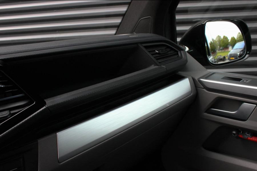 Volkswagen Transporter 2.0 TDI L2H1 BULLI 204PK DC DUBBEL CABINE / ALCANTARE HEMEL / FULL OPTIONS / LEDER / FULL BLACK / APPLE
