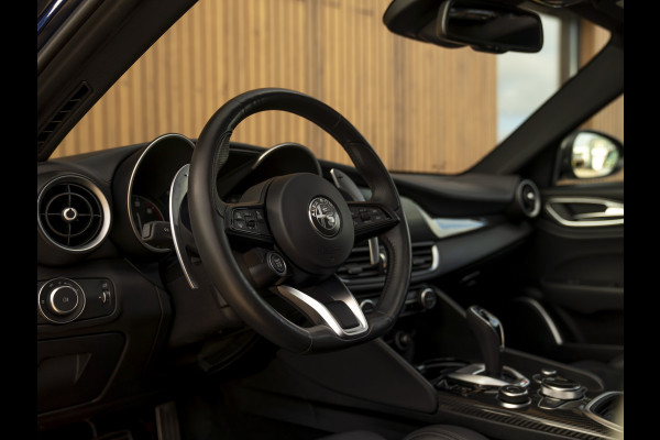 Alfa Romeo Giulia 2.0T 280pk Veloce Ti Q2 | Pano-dak | Blu Montecarlo | Race-mode