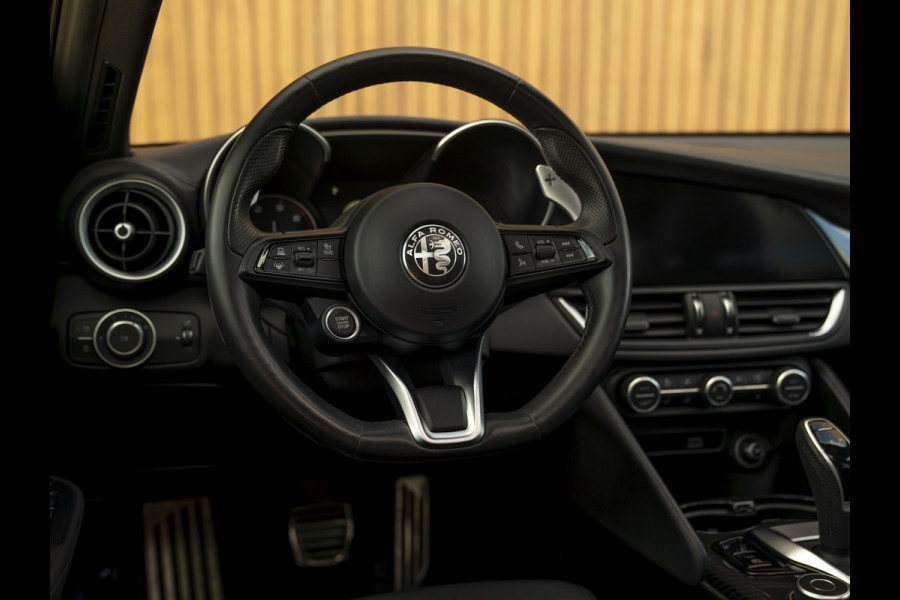 Alfa Romeo Giulia 2.0T 280pk Veloce Ti Q2 | Pano-dak | Blu Montecarlo | Race-mode
