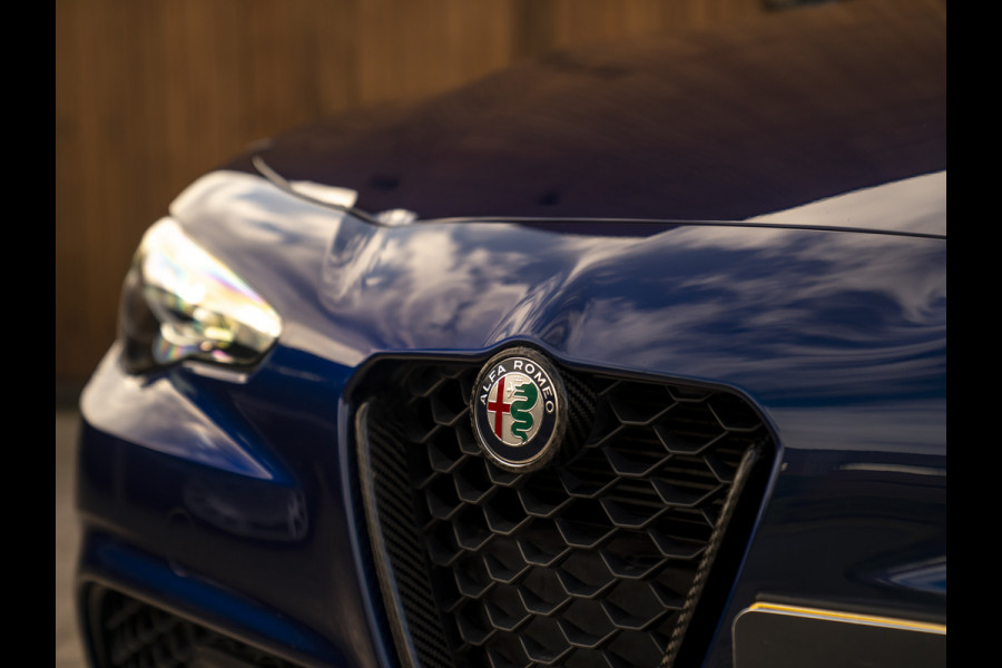 Alfa Romeo Giulia 2.0T 280pk Veloce Ti Q2 | Pano-dak | Blu Montecarlo | Race-mode