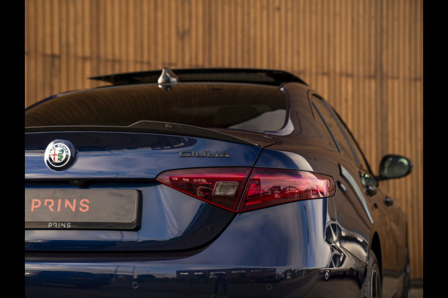 Alfa Romeo Giulia 2.0T 280pk Veloce Ti Q2 | Pano-dak | Blu Montecarlo | Race-mode