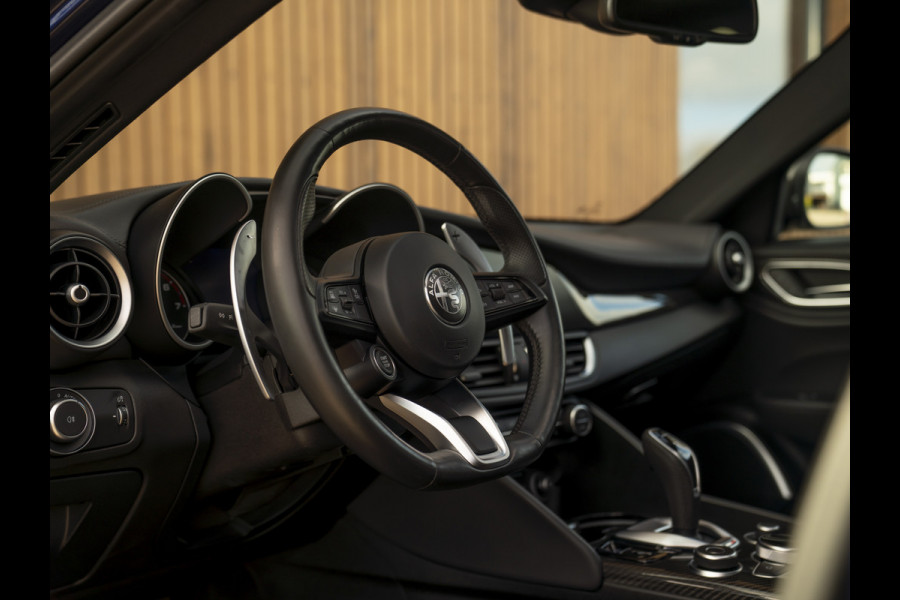 Alfa Romeo Giulia 2.0T 280pk Veloce Ti Q2 | Pano-dak | Blu Montecarlo | Race-mode