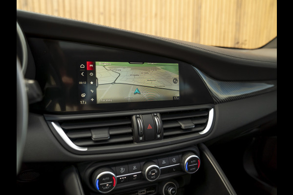 Alfa Romeo Giulia 2.0T 280pk Veloce Ti Q2 | Pano-dak | Blu Montecarlo | Race-mode