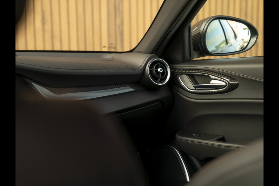 Alfa Romeo Giulia 2.0T 280pk Veloce Ti Q2 | Pano-dak | Blu Montecarlo | Race-mode