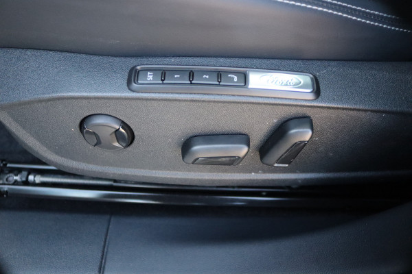 Ford Capri Premium Extended Range AWD 79 kWh Pano-dak/Adaptive-cruise/360camera/Stoelverwaming