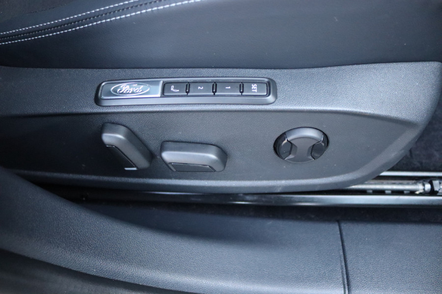 Ford Capri Premium Extended Range AWD 79 kWh Pano-dak/Adaptive-cruise/360camera/Stoelverwaming