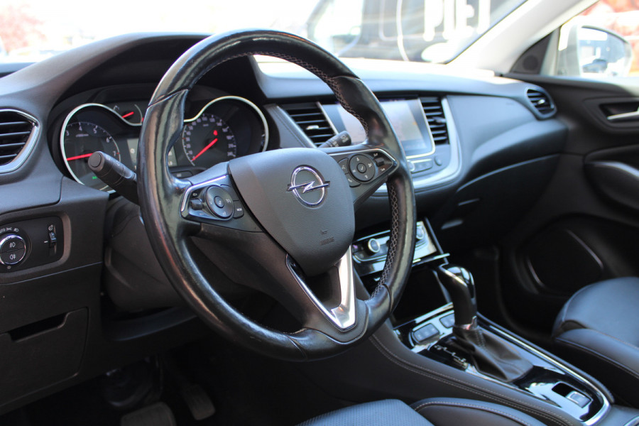 Opel Grandland X 1.2 Turbo Innovation | Trekhaak | BLIS | Panoramadak | Stoelverwarming/koeling | Origin NL