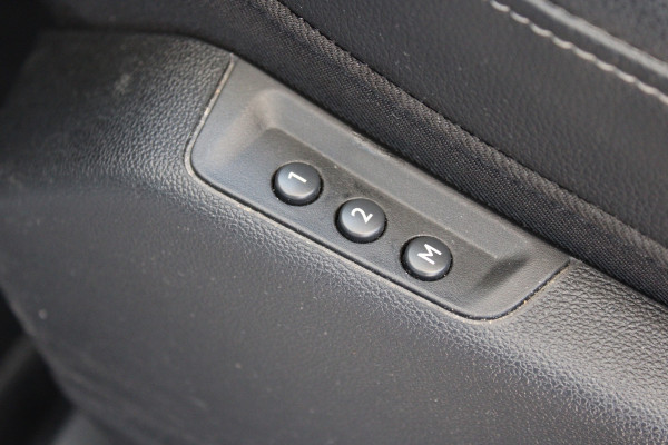 Opel Grandland X 1.2 Turbo Innovation | Trekhaak | BLIS | Panoramadak | Stoelverwarming/koeling | Origin NL