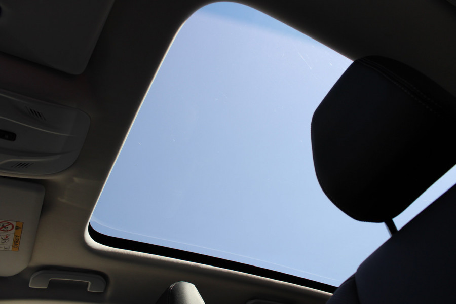 Opel Grandland X 1.2 Turbo Innovation | Trekhaak | BLIS | Panoramadak | Stoelverwarming/koeling | Origin NL