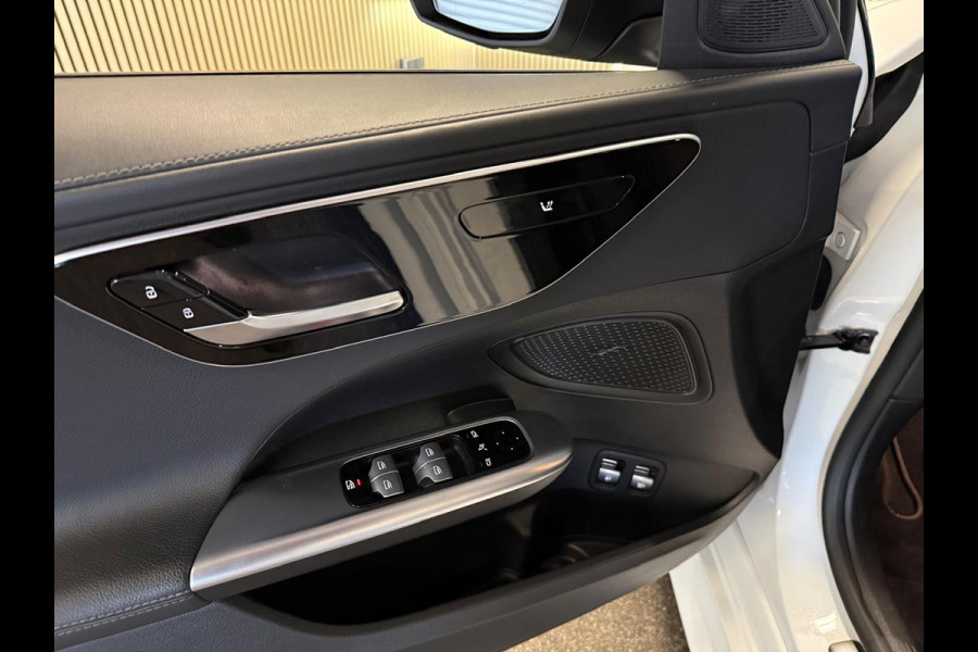 Mercedes-Benz C-Klasse Estate 300e AMG STYLING-PANORAMA-NIGHT-DODEHOEK-CAMERA-COMPL.
