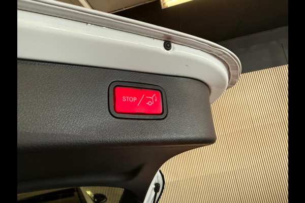 Mercedes-Benz C-Klasse Estate 300e AMG STYLING-PANORAMA-NIGHT-DODEHOEK-CAMERA-COMPL.