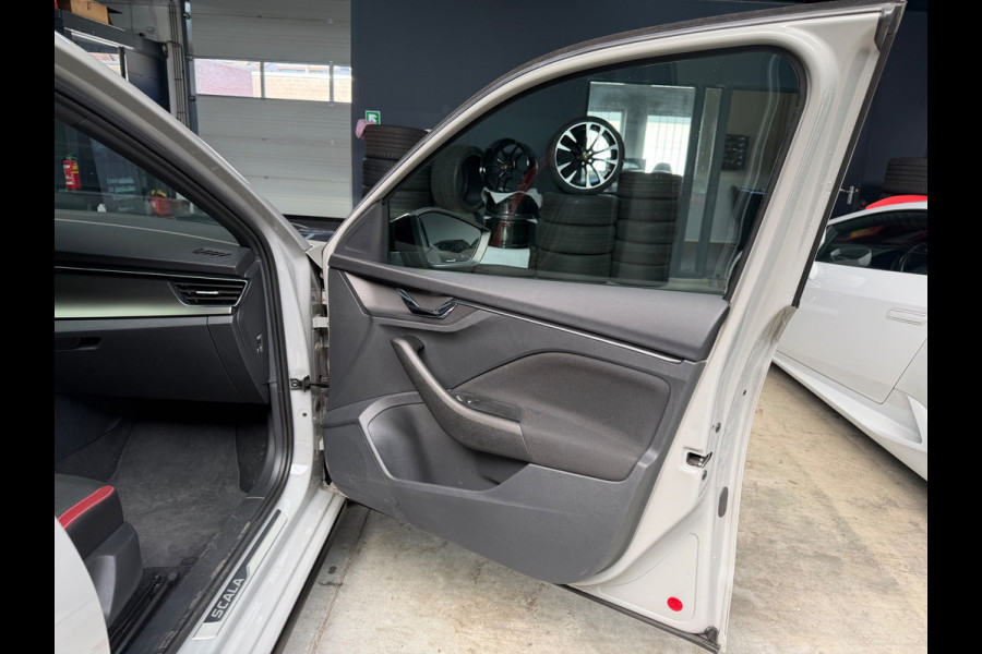 Škoda SCALA 1.5 TSI Business Edition MONTE CARLO|ACC|CRYSTAL LIGHTING|GLAZEN DAK|PDC|