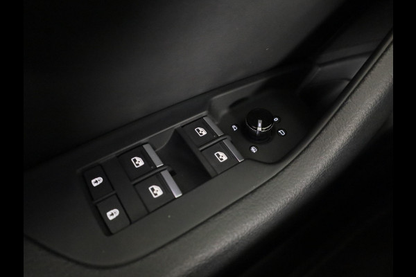 Audi A6 Avant 40 TFSI S edition Competition 204pk | Navigatie | Stoelverwarming | Adaptieve cruise controle | Keyless pakket | Matrix Led koplampen | S-line interieur
