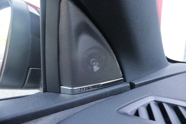 Peugeot 5008 1.6 180PK AUTOMAAT GT | PANORAMA SCHUIF/KANTEL DAK | FOCAL AUDIO SYSTEM | 7-PERSOONS! | NAVIGATIE | APPLE CARPLAY/ANDROID AUTO | ADAPTIVE CRUISE CONTROL | BLACK PACK | FULL LED KOPLAMPEN | DAB+ RADIO | DODEHOEK DETECTIE | 19" LICHTMETALEN VELGEN |