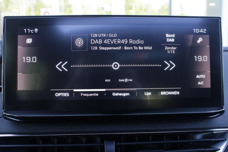 Peugeot 5008 1.6 180PK AUTOMAAT GT | PANORAMA SCHUIF/KANTEL DAK | FOCAL AUDIO SYSTEM | 7-PERSOONS! | NAVIGATIE | APPLE CARPLAY/ANDROID AUTO | ADAPTIVE CRUISE CONTROL | BLACK PACK | FULL LED KOPLAMPEN | DAB+ RADIO | DODEHOEK DETECTIE | 19" LICHTMETALEN VELGEN |