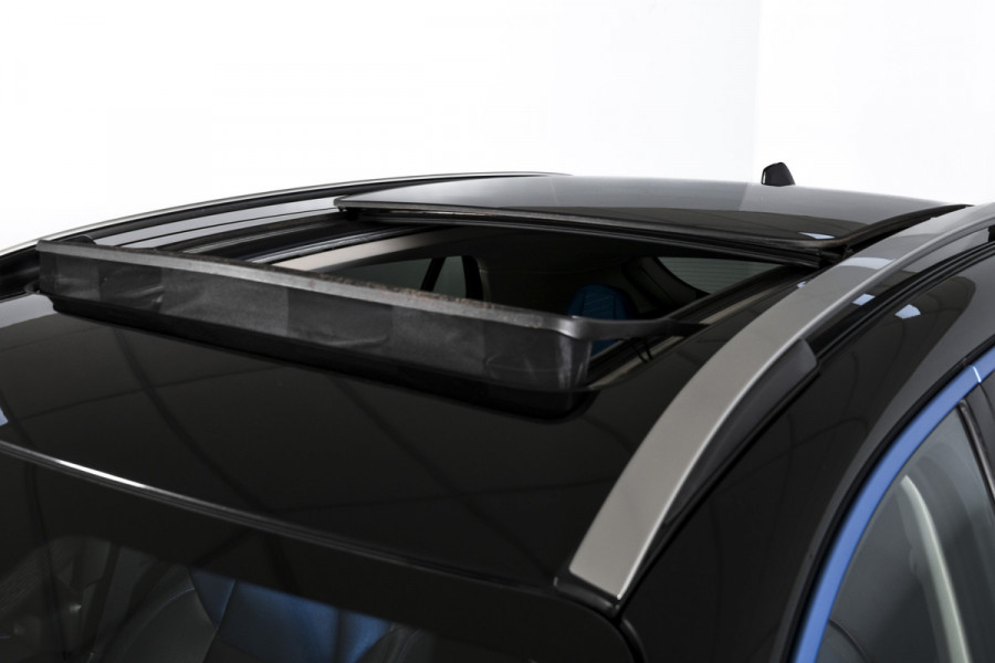 Lynk & Co 01 1.5 PHEV 261PK MY22 | 360 Camera | S/K-panodak | Adapt. Cruise | Memory | Elek. klep | LM 20" | 0255