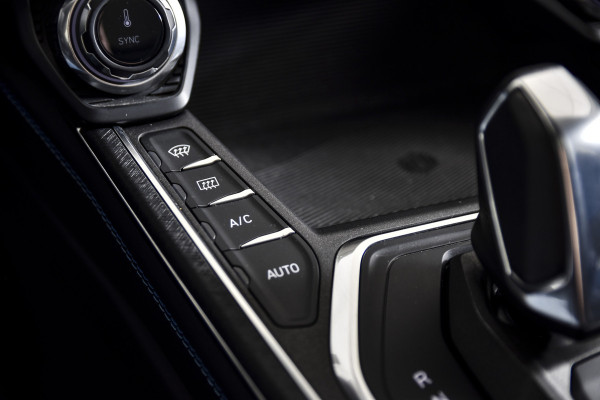 Lynk & Co 01 1.5 PHEV 261PK MY23 | Donkere hemel | 360 Camera | 7.4 kWh boordlader | S/K-panodak | Adapt. Cruise | Memory | Elek. klep | LM 20" | 2259