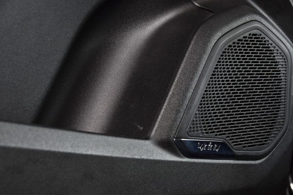 Lynk & Co 01 1.5 PHEV 261PK MY22 | 360 Camera | 7.4 kWh Boordlader | S/K-panodak | Adapt. Cruise | Memory | Elek. klep | LM 20" | 4637