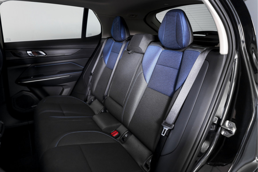 Lynk & Co 01 1.5 PHEV 261PK MY22 | Black Pakket | 360 Camera  | 7.4 kWh Boordlader | S/K-panodak | Adapt. Cruise | Memory | Elek. klep | LM 20" | 3585