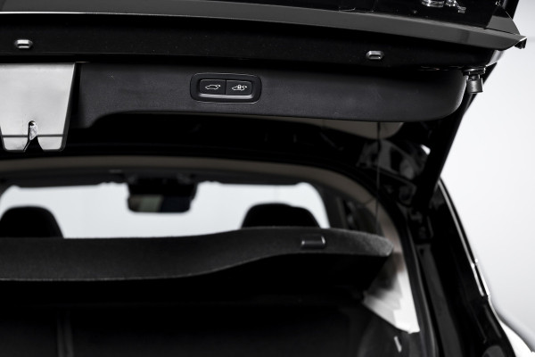 Lynk & Co 01 1.5 PHEV 261PK MY22 | Black Pakket | 360 Camera  | 7.4 kWh Boordlader | S/K-panodak | Adapt. Cruise | Memory | Elek. klep | LM 20" | 3585