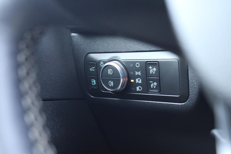 Ford Kuga 2.5 PHEV Vignale | Trekhaak | Panorama Dak | Stoel + Stuurverwarming | Adaptive Cruise Control | BLIS | Camera |