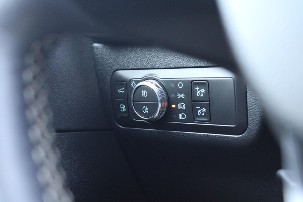 Ford Kuga 2.5 PHEV Vignale | Trekhaak | Panorama Dak | Stoel + Stuurverwarming | Adaptive Cruise Control | BLIS | Camera |