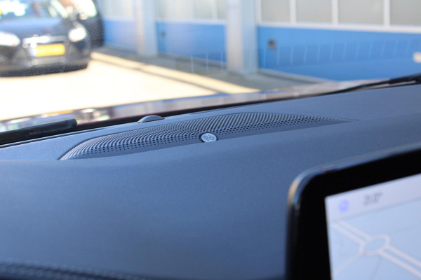 Ford Kuga 2.5 PHEV Vignale | Trekhaak | Panorama Dak | Stoel + Stuurverwarming | Adaptive Cruise Control | BLIS | Camera |