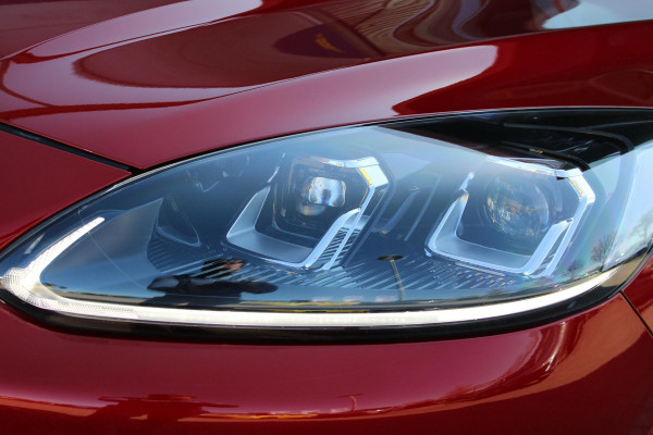 Ford Kuga 2.5 PHEV Vignale | Trekhaak | Panorama Dak | Stoel + Stuurverwarming | Adaptive Cruise Control | BLIS | Camera |