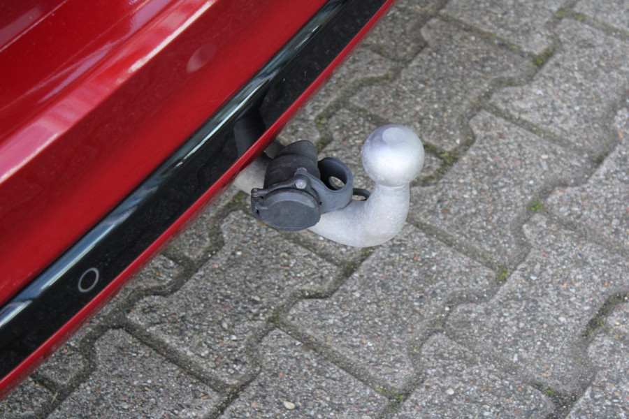 Ford Kuga 2.5 PHEV Vignale | Trekhaak | Panorama Dak | Stoel + Stuurverwarming | Adaptive Cruise Control | BLIS | Camera |