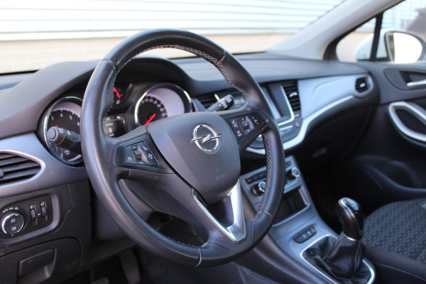 Opel Astra Sports Tourer 1.2 Edition | Black | Trekhaak | Camera | Navigatie | Airco