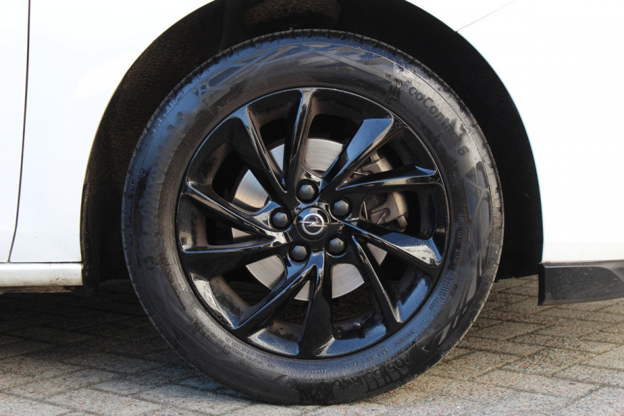 Opel Astra Sports Tourer 1.2 Edition | Black | Trekhaak | Camera | Navigatie | Airco