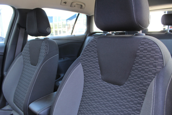 Opel Astra Sports Tourer 1.2 Edition | Black | Trekhaak | Camera | Navigatie | Airco