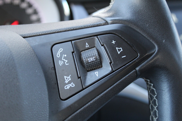 Opel Astra Sports Tourer 1.2 Edition | Black | Trekhaak | Camera | Navigatie | Airco