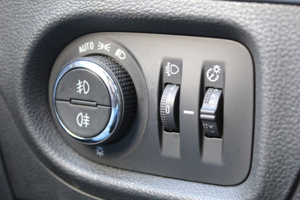 Opel Astra Sports Tourer 1.2 Edition | Black | Trekhaak | Camera | Navigatie | Airco