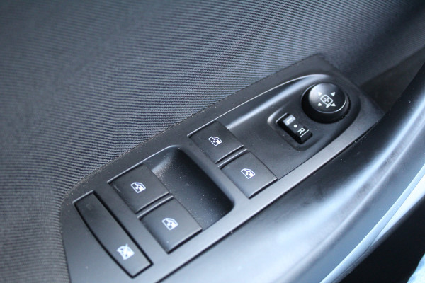 Opel Astra Sports Tourer 1.2 Edition | Black | Trekhaak | Camera | Navigatie | Airco