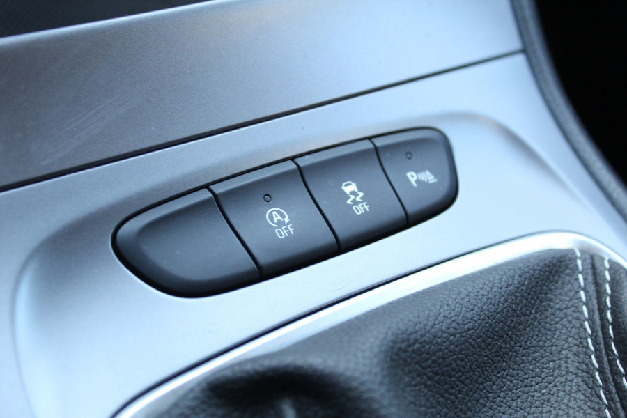 Opel Astra Sports Tourer 1.2 Edition | Black | Trekhaak | Camera | Navigatie | Airco