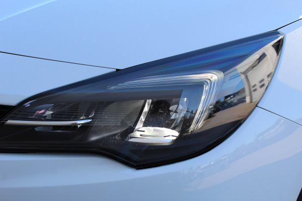 Opel Astra Sports Tourer 1.2 Edition | Black | Trekhaak | Camera | Navigatie | Airco