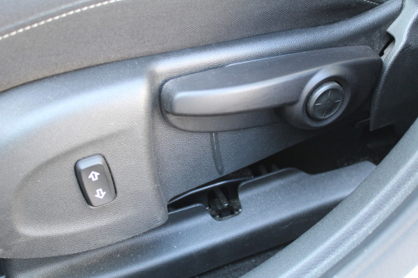 Opel Astra Sports Tourer 1.2 Edition | Black | Trekhaak | Camera | Navigatie | Airco