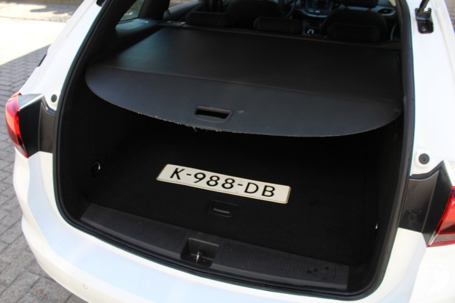 Opel Astra Sports Tourer 1.2 Edition | Black | Trekhaak | Camera | Navigatie | Airco
