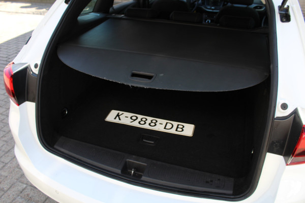 Opel Astra Sports Tourer 1.2 Edition | Black | Trekhaak | Camera | Navigatie | Airco