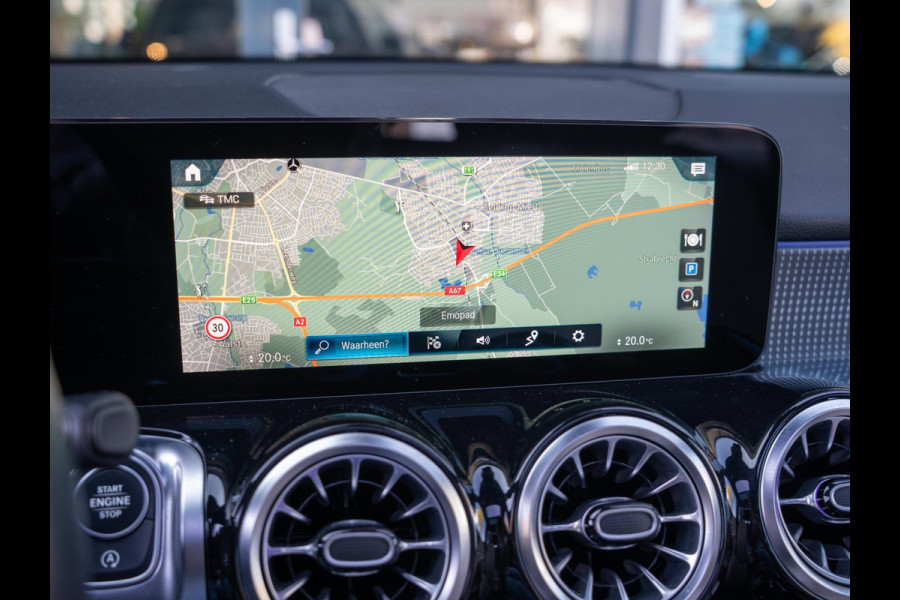 Mercedes-Benz Glb 200 Business Solution Luxury / Pano / Ambiance / Keyless / Memory / NL auto