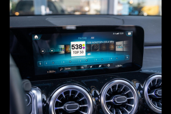 Mercedes-Benz Glb 200 Business Solution Luxury / Pano / Ambiance / Keyless / Memory / NL auto