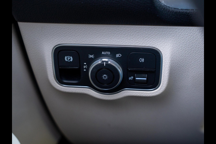 Mercedes-Benz Glb 200 Business Solution Luxury / Pano / Ambiance / Keyless / Memory / NL auto