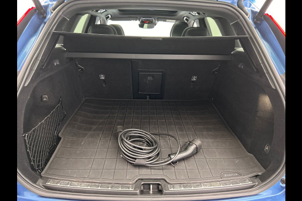Volvo XC60 2.0 Recharge T8 AWD R-Design HEICO | Trekhaak | Stoelverwarming | 360 Camera | Memory | Harman/Kardon | Panoramadak |