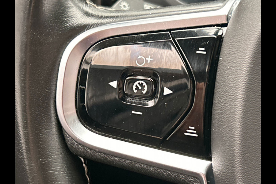 Volvo XC60 2.0 Recharge T8 AWD R-Design HEICO | Trekhaak | Stoelverwarming | 360 Camera | Memory | Harman/Kardon | Panoramadak |
